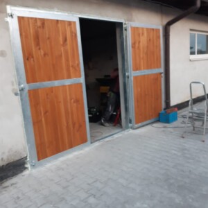 530554853